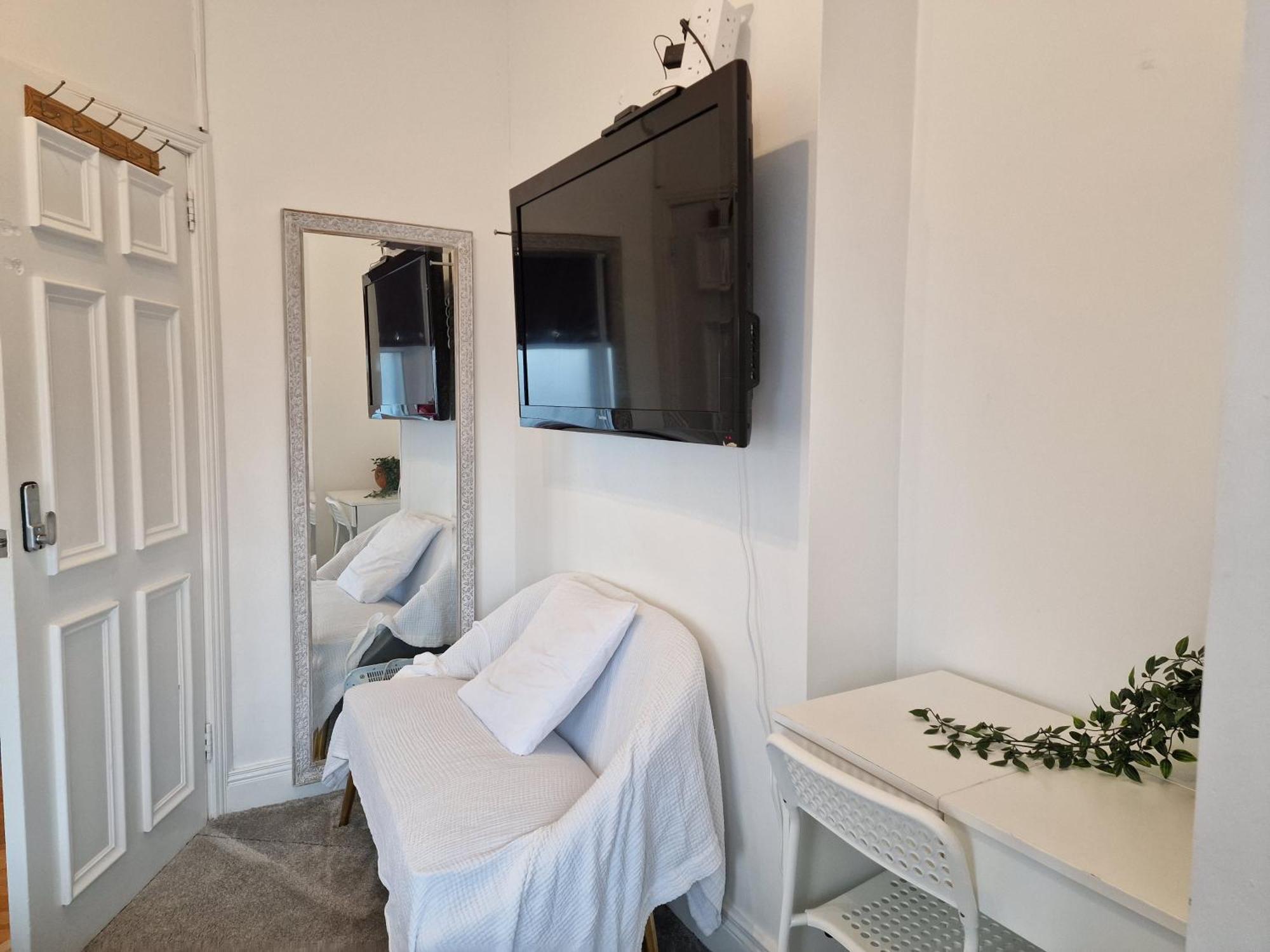 Aunty Katie'S House, Ni Tourist Board Certified & Located On The Main Oldpark Road To Belfast, With Free Continental Breakfast & Free Ultra Fast Sky Internet, Free Sky Sports & Free Sky Cinema, Self-Check In After 10Pm Gmt Hostel Luaran gambar